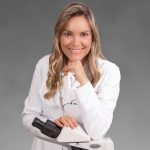 Retrato da Dra Ana Carolina para redes sociais